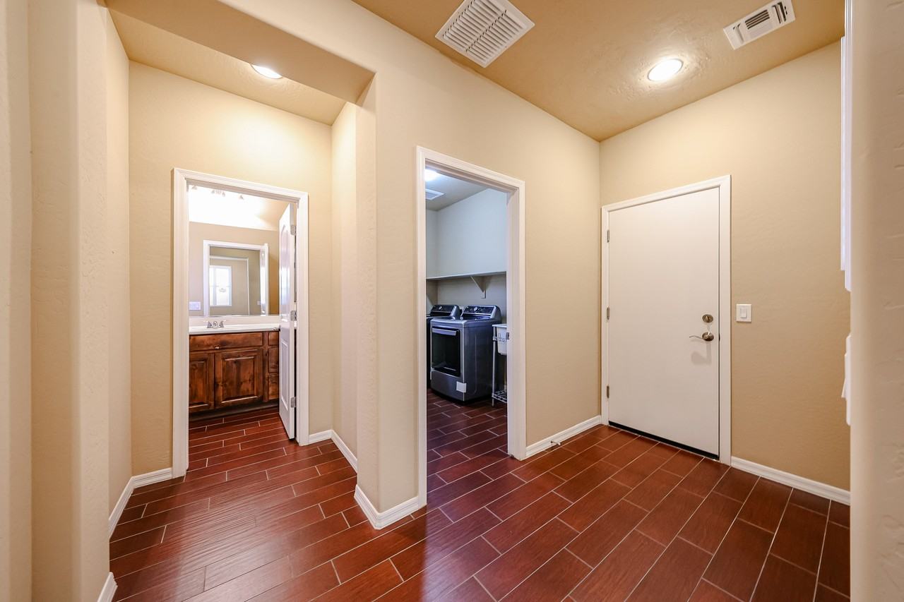 3575 S Jasmine Dr - Photo 6 of 50