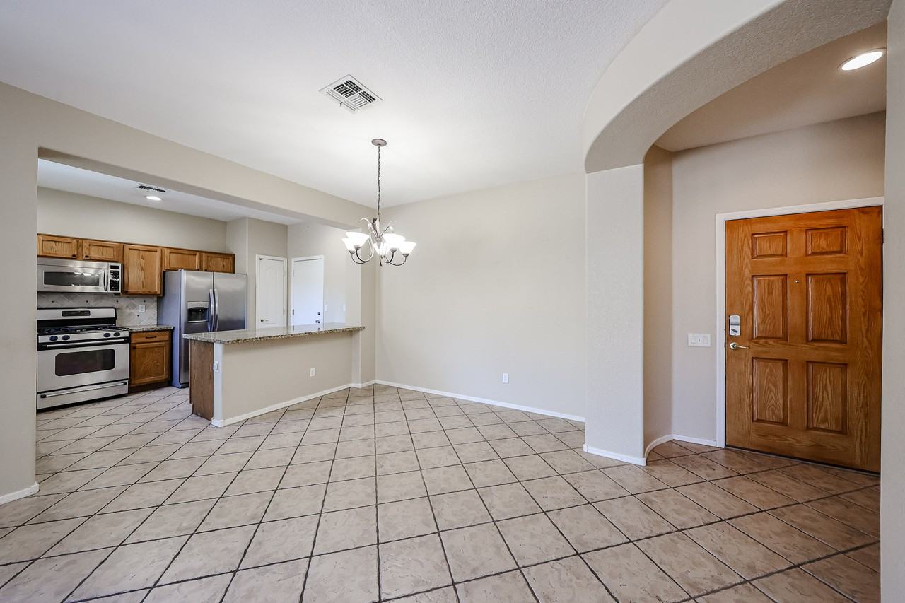 869 E Waterview Pl - Photo 6 of 36