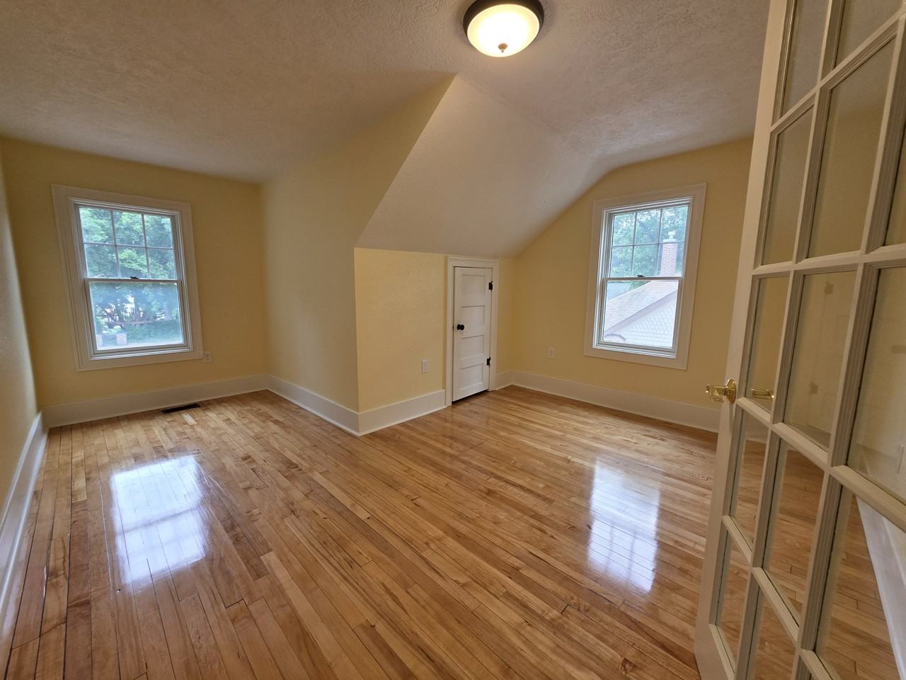 115 6th St Se - Photo 5 of 26