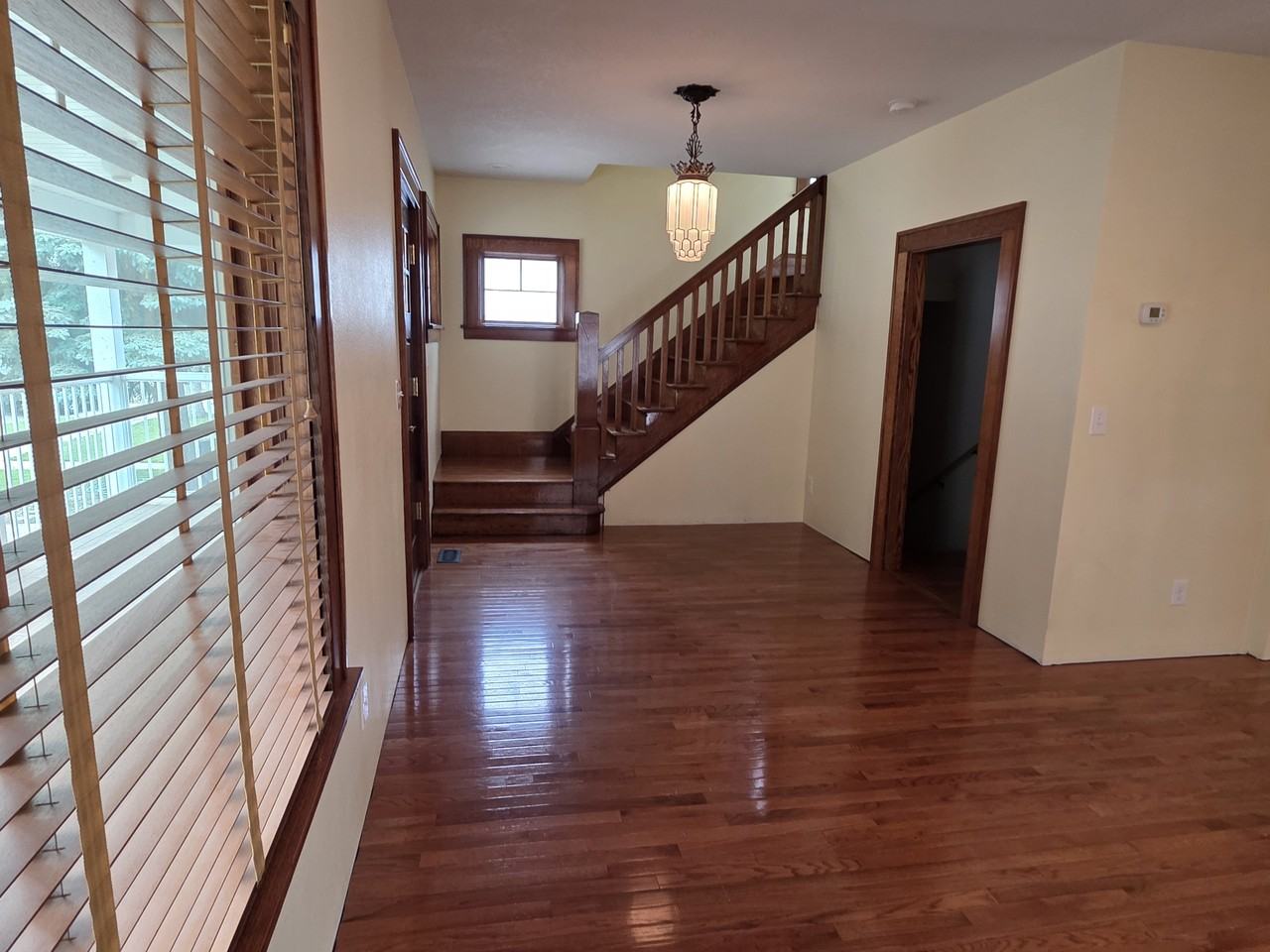 115 6th St Se - Photo 6 of 26