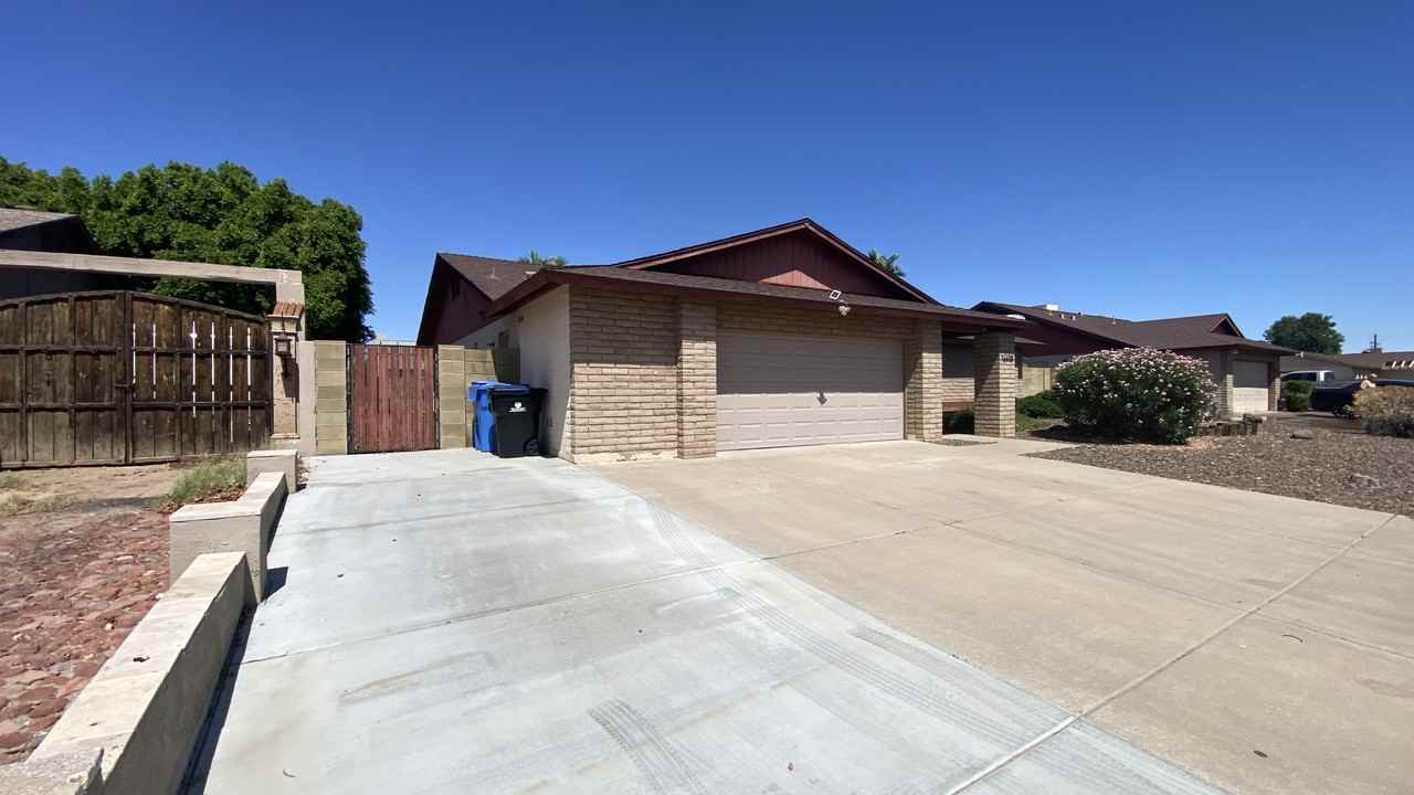 16638 N 46th Ln - Photo 2 of 50