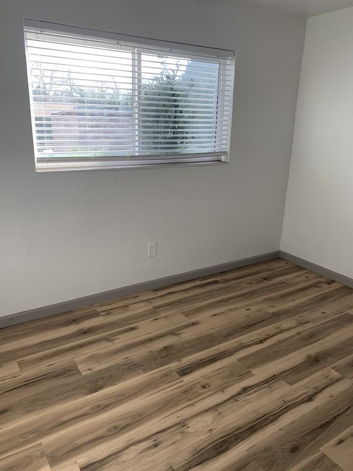 917 Amherst Dr Se - Photo 7 of 27