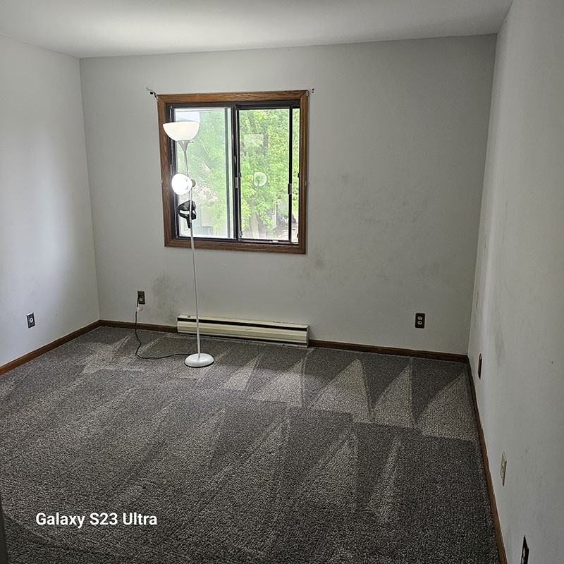 1224 E Decorah Rd #7 - Photo 6 of 14