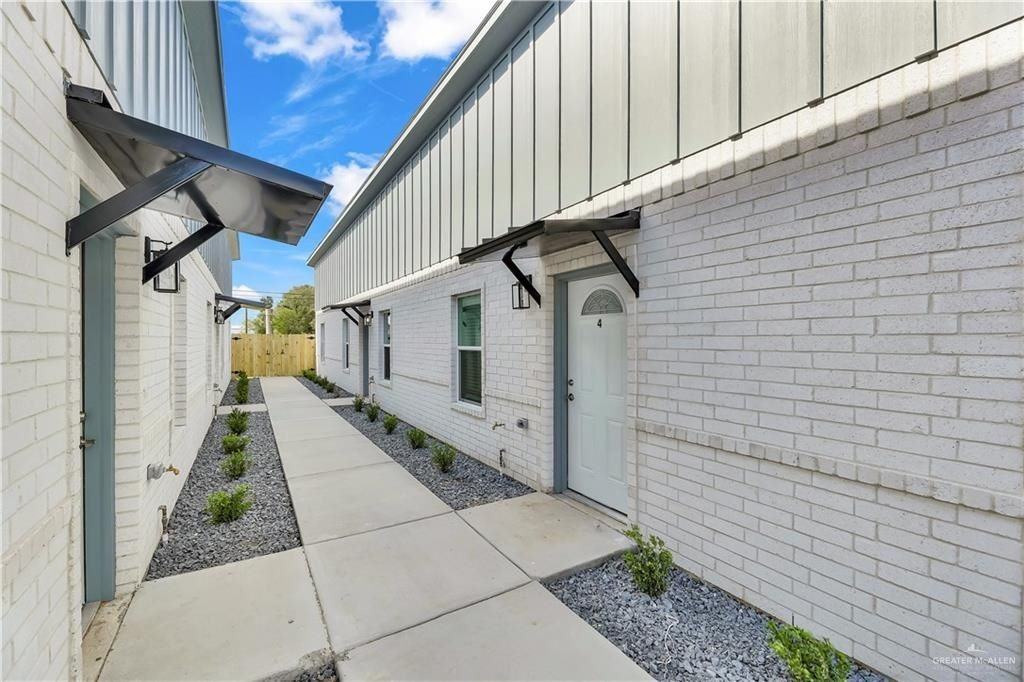 1602 Playa Dr #2 - Photo 2 of 14