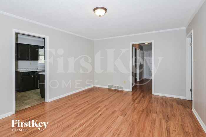 5590 Montpelier Dr - Photo 3 of 16