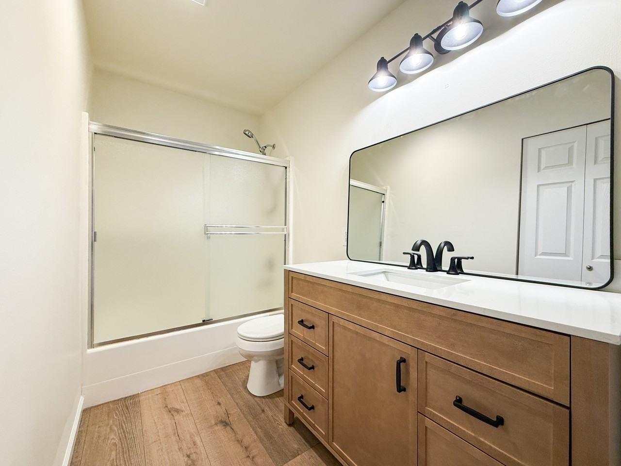 113 W Casino Rd, Everett - Photo 4 of 13