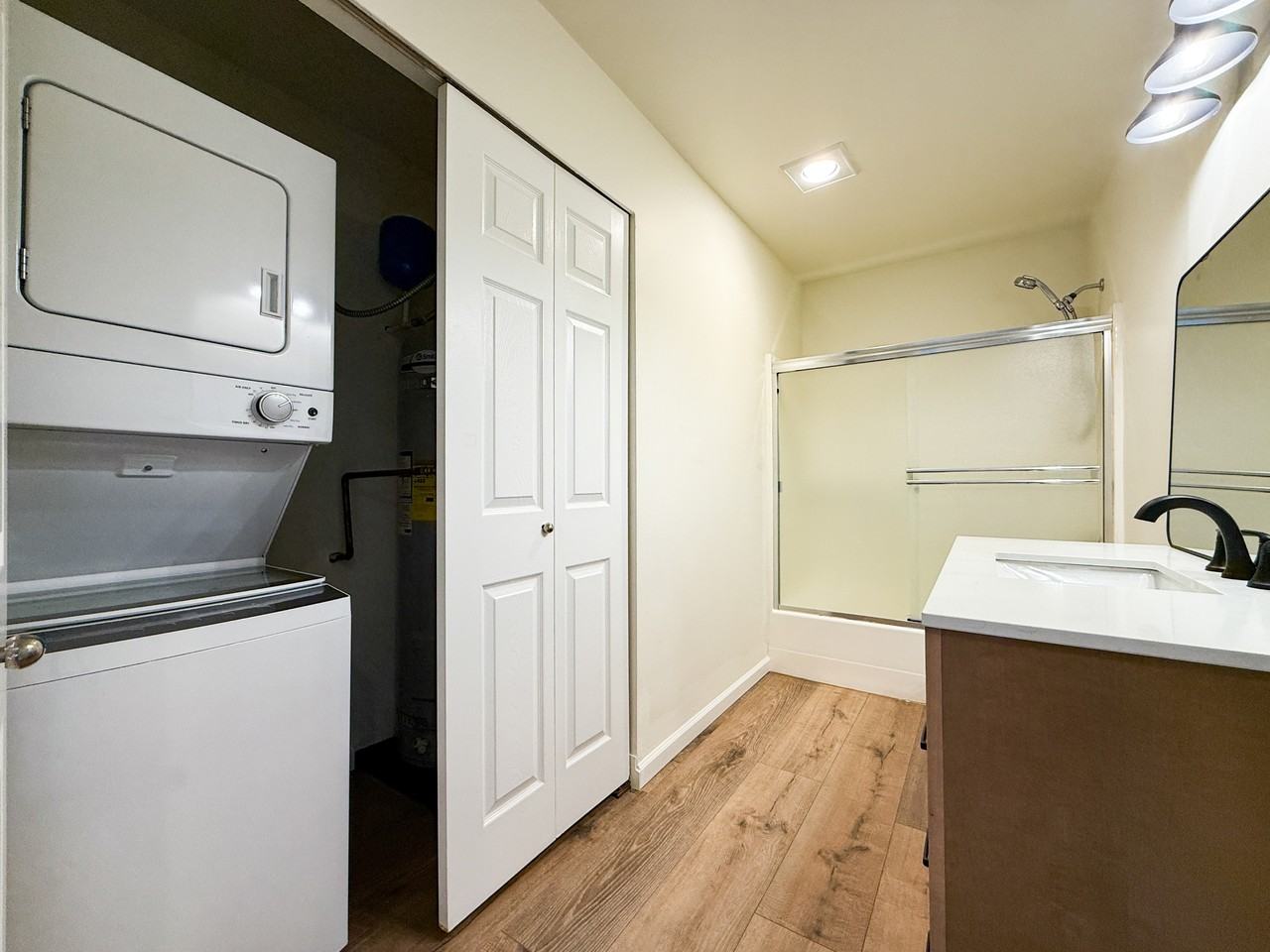 113 W Casino Rd, Everett - Photo 5 of 13