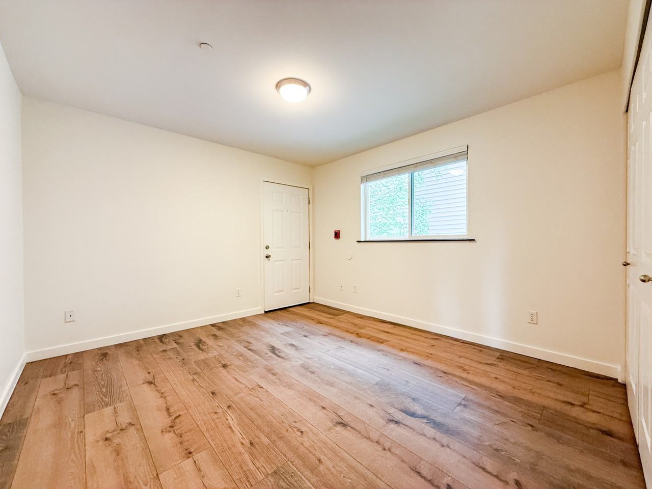 113 W Casino Rd, Everett - Photo 7 of 13