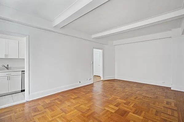 W 78th St #2D - Photo 5 of 20