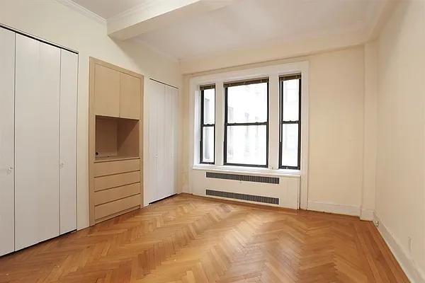 W End Ave #6B - Photo 4 of 5