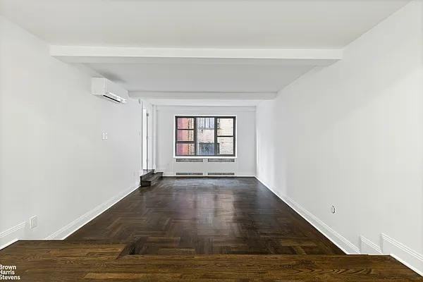 E 89th St #3D - Photo 7 of 20