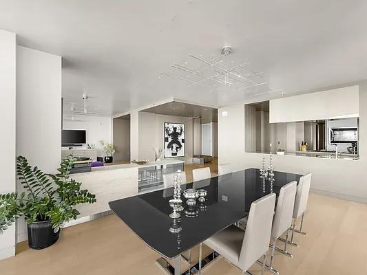 W 42nd St #39A - Photo 2 of 20