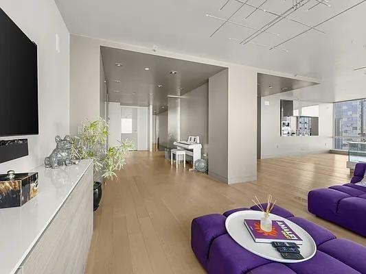 W 42nd St #39A - Photo 7 of 20