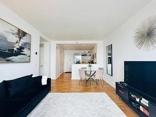 W 42nd St #25D - Photo 3 of 20