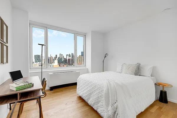 W 42nd St #25D - Photo 5 of 20