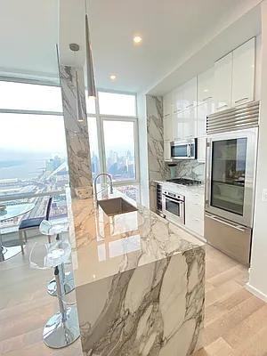 W 42nd St #PHA - Photo 3 of 20