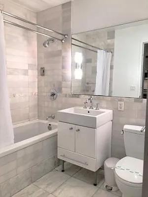 W 42nd St #PHA - Photo 7 of 20