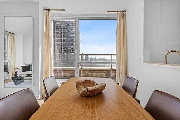 W 42nd St #40F - Photo 3 of 20