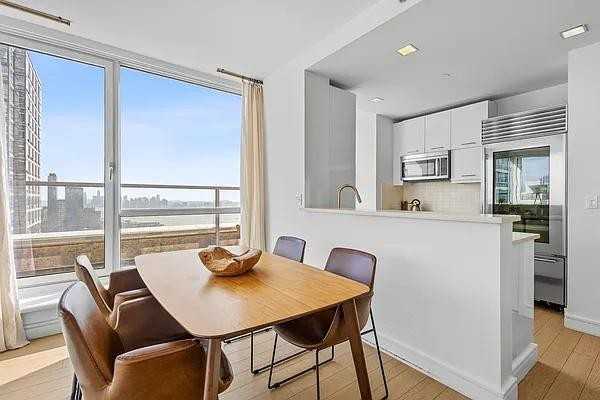 W 42nd St #40F - Photo 6 of 20