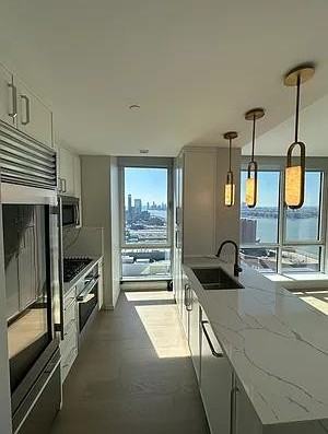 W 42nd St #27K - Photo 2 of 20