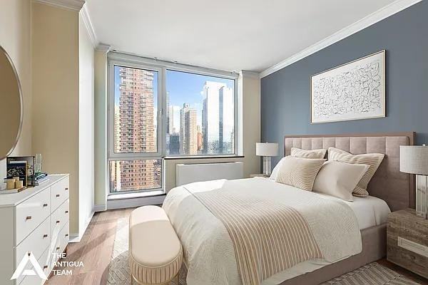 W 42nd St #23E - Photo 5 of 20
