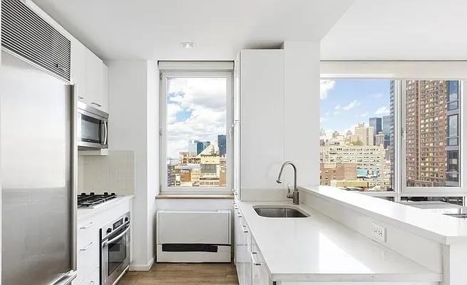 W 42nd St #44J - Photo 2 of 20