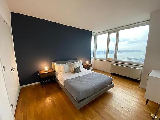 W 42nd St #42B - Photo 5 of 20