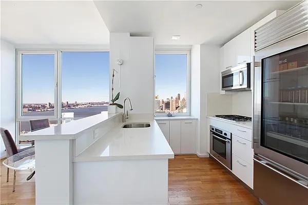 W 42nd St #28C - Photo 2 of 20