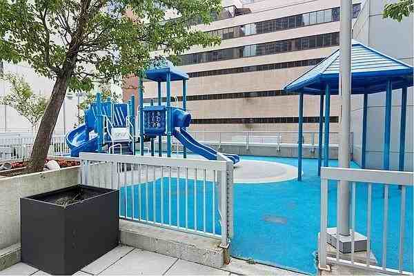 W 42nd St #28C - Photo 7 of 20