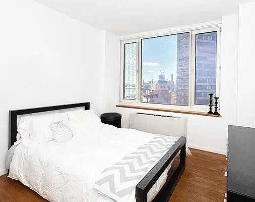 W 42nd St #11K - Photo 6 of 20