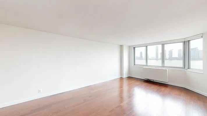 E 34th St #S05J - Photo 2 of 20