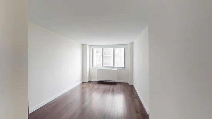 E 34th St #S28F - Photo 3 of 10