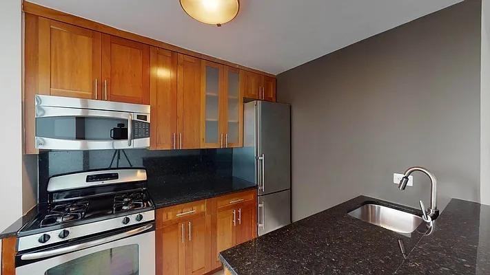 E 34th St #S23J - Photo 3 of 16