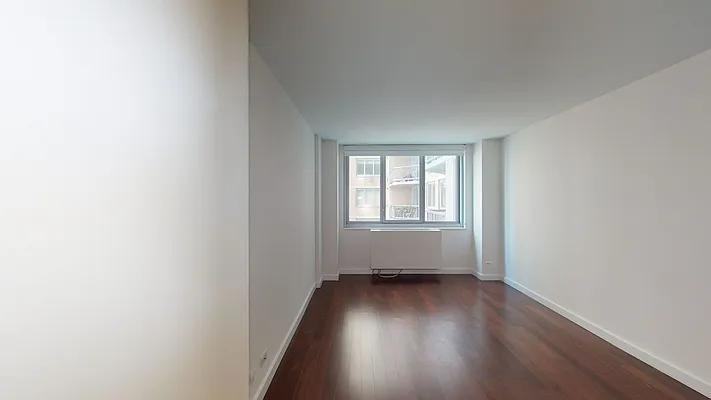 E 34th St #N09P - Photo 3 of 10