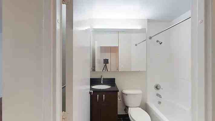 E 34th St #N09P - Photo 4 of 10