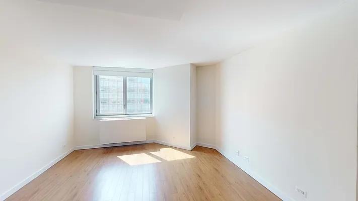 E 34th St #S30X - Photo 4 of 20