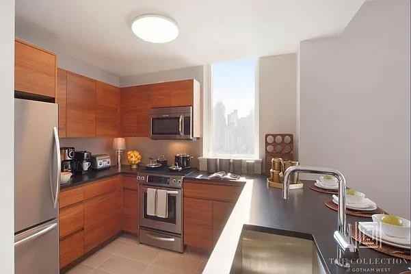 W 45th St #2702 - Photo 2 of 20