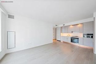 City Pt #19D - Photo 1 of 1