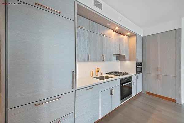 City Pt #19D - Photo 2 of 20