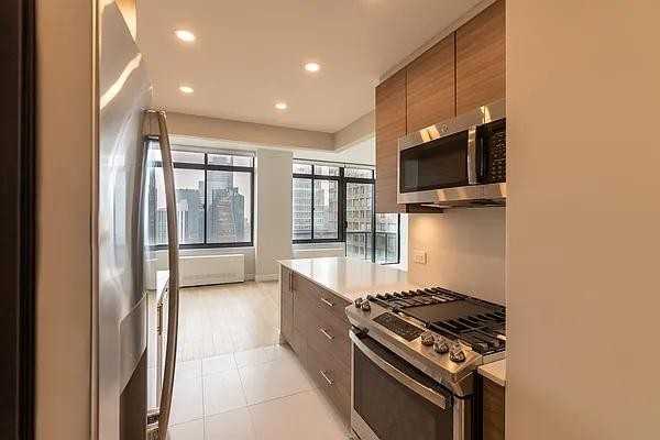 W 48th St #044B - Photo 3 of 20