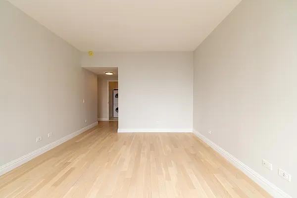 W 48th St #044B - Photo 7 of 20