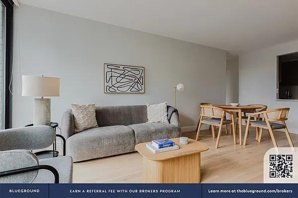 W 48th St #38F - Photo 4 of 20