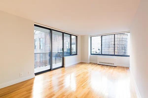 W 48th St #010P - Photo 4 of 12