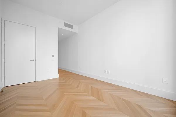 W 57th St #35E - Photo 4 of 20