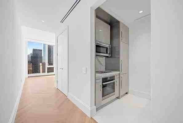 W 57th St #35E - Photo 6 of 20