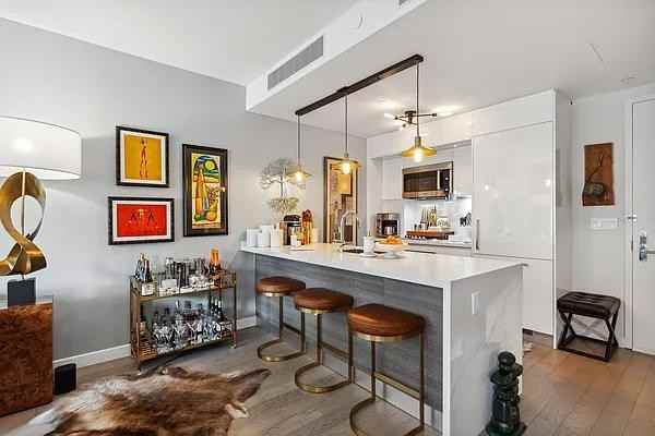 W 43rd St #6K - Photo 2 of 8