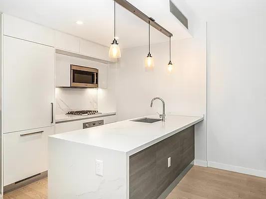 W 43rd St #5L - Photo 2 of 15