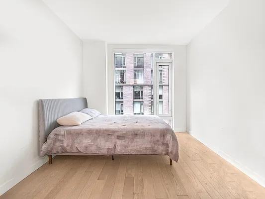 W 43rd St #5L - Photo 3 of 15