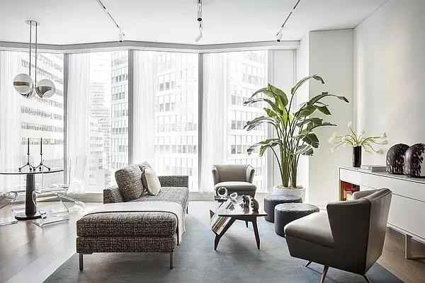 E 53rd St #15B - Photo 2 of 20