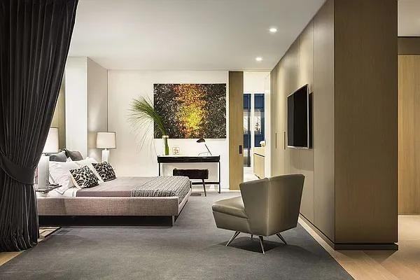 E 53rd St #15B - Photo 4 of 20